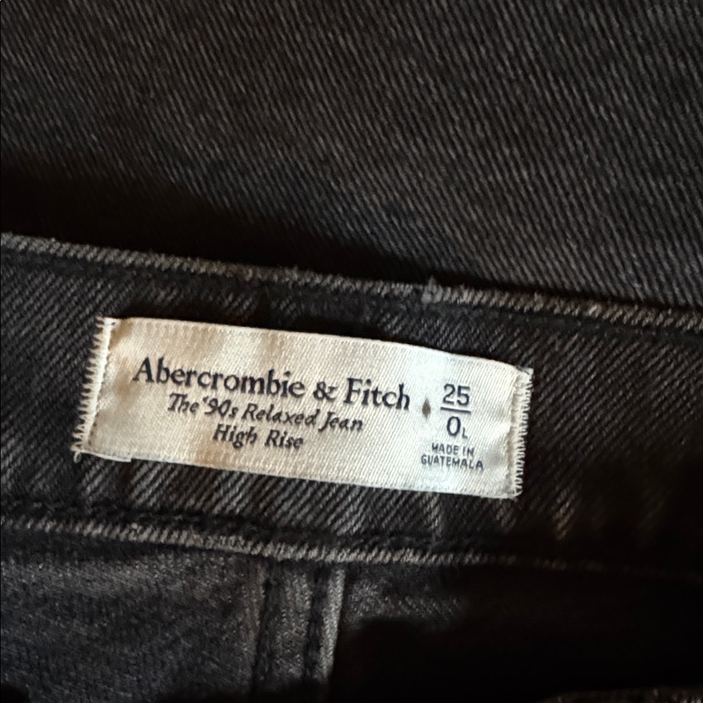 Abercrombie and Fitch 90s Relaxed High Rise Black Jeans 0L - Picture 3 of 5